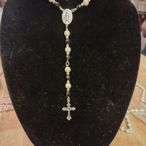 I'm selling this beautiful hand crafted rosary